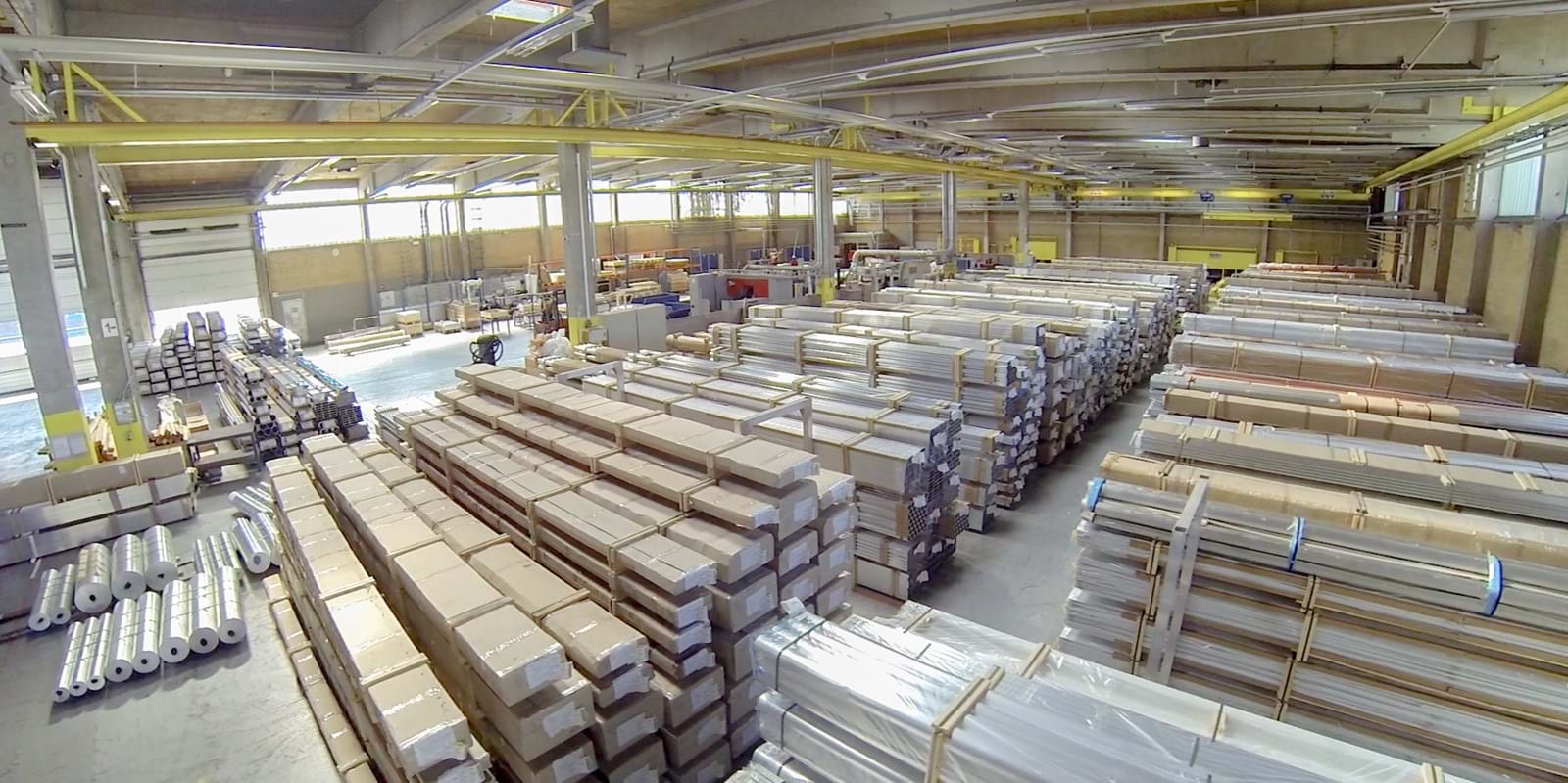 Storing aluminium in a warehouse during winter